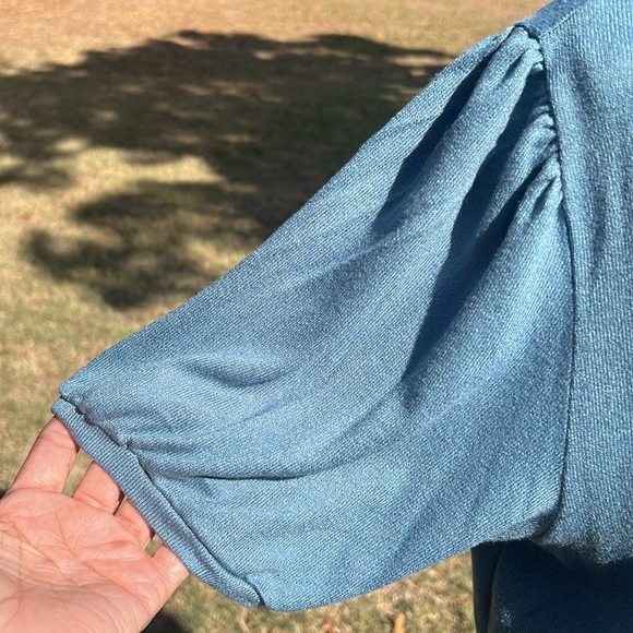 NWOT MOD REF V-NECK BLOUSE - Picture 3 of 4